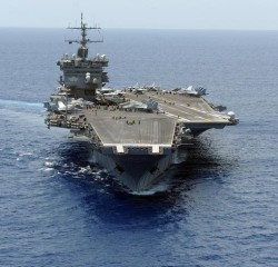 США укрепляются в Персидском заливе США укрепляются в Персидском заливе
