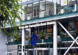 Евросоюз продлил индивидуальные санкции против России Евросоюз продлил индивидуальные санкции против России