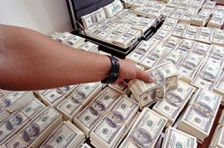 МВФ собирается выделить Киеву 17 миллиардов МВФ собирается выделить Киеву 17 миллиардов