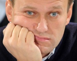 На Навального надели электронный браслет На Навального надели электронный браслет
