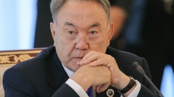 Назарбаев вызвался помирить Россию и Украину Назарбаев вызвался помирить Россию и Украину