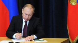Путин одобрил закон о контрсанкциях Путин одобрил закон о контрсанкциях