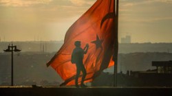 Турция приостанавливает дипотношения с Нидерландами Турция приостанавливает дипотношения с Нидерландами