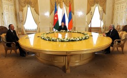 Путин, Саргсян и Алиев согласовали заявление по Карабаху Путин, Саргсян и Алиев согласовали заявление по Карабаху