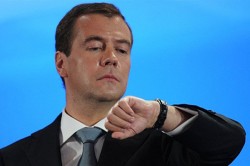 Медведев решил оставить часы в покое Медведев решил оставить часы в покое