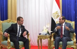 Медведев продуктивно съездил в Египет