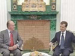 Медведев обсудил с испанским монархом Евро-2008 Медведев обсудил с испанским монархом Евро-2008