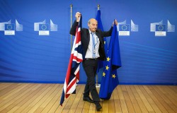 Еврокомиссия: первая фаза переговоров по Brexit завершена Еврокомиссия: первая фаза переговоров по Brexit завершена