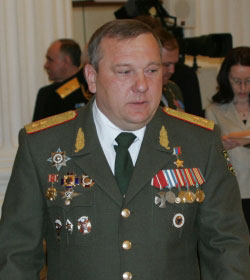 Минобороны проверит командующего ВДВ Минобороны проверит командующего ВДВ
