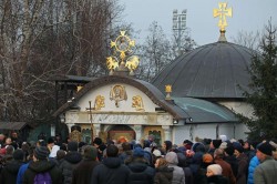 Бандеровцы против Десятинной церкви