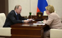 Россияне стали дольше жить Россияне стали дольше жить