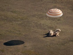 Экипаж МКС успешно вернулся на Землю Экипаж МКС успешно вернулся на Землю