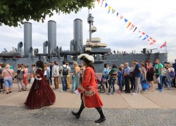Крейсер «Аврора» вновь открылся для посетителей Крейсер «Аврора» вновь открылся для посетителей