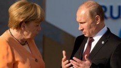 Путин объяснил Меркель причины ухода россиян из СЦКК Путин объяснил Меркель причины ухода россиян из СЦКК