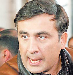 Саакашвили хочет купить себе президентское кресло