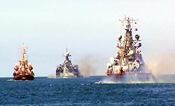 Туристы смогут поддержать Черноморский флот Туристы смогут поддержать Черноморский флот