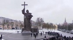 Порошенко обвинил Россию в «гибридном присвоении истории»