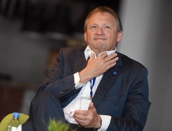Путин продлил полномочия Титова Путин продлил полномочия Титова