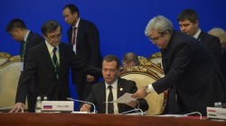 Медведев предложил странам ШОС обсудить трансграничные маршруты Медведев предложил странам ШОС обсудить трансграничные маршруты