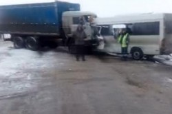 Под Белгородом микроавтобус столкнулся с КамАЗом Под Белгородом микроавтобус столкнулся с КамАЗом