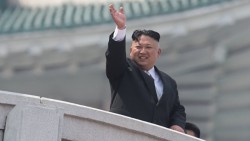 Ким Чен Ын подтвердил приверженность денуклеаризации Ким Чен Ын подтвердил приверженность денуклеаризации