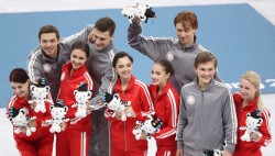Наши фигуристы завоевали серебро в командном турнире на Олимпиаде Наши фигуристы завоевали серебро в командном турнире на Олимпиаде