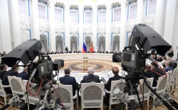 Путин обсудил проект Стратегии научно-технологического развития РФ Путин обсудил проект Стратегии научно-технологического развития РФ
