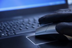 Туркменских чиновников обязали освоить компьютер Туркменских чиновников обязали освоить компьютер