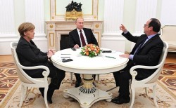 Путин провёл телефонный разговор с Олландом и Меркель