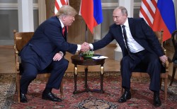 Bloomberg: Путин предложил Трампу провести референдум в Донбассе Bloomberg: Путин предложил Трампу провести референдум в Донбассе