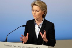 Министр обороны ФРГ призвала говорить с Россией «с позиции силы» Министр обороны ФРГ призвала говорить с Россией «с позиции силы»