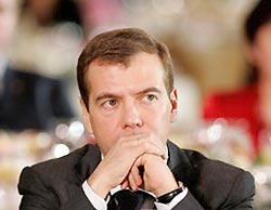 Медведев вступился за милицию Медведев вступился за милицию