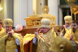 Мощи Николая Чудотворца доставили в Санкт-Петербург Мощи Николая Чудотворца доставили в Санкт-Петербург