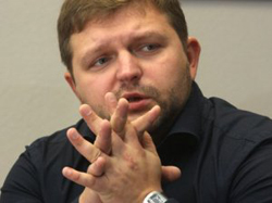 Белых в отставку не собирается Белых в отставку не собирается