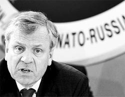 НАТО возобновляет контакты с Россией НАТО возобновляет контакты с Россией