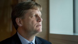 Макфол призвал США «обуздать» Россию Макфол призвал США «обуздать» Россию