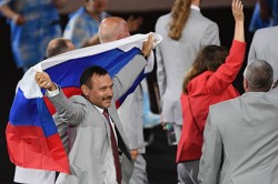 Белорусы наказаны за российский флаг Белорусы наказаны за российский флаг