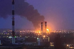 Украина обстреляла с воздуха нефтебазу в Белгороде Украина обстреляла с воздуха нефтебазу в Белгороде
