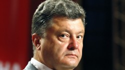 Порошенко хочет отменить внеблоковый статус Украины