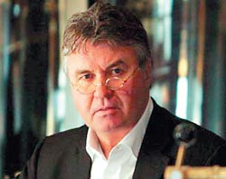 Хиддинк нашел игроков для первого матча Евро-2008 Хиддинк нашел игроков для первого матча Евро-2008