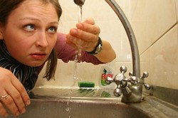 Роспотребнадзор предложил понизить градус горячей воды Роспотребнадзор предложил понизить градус горячей воды