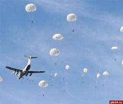 Под Псковом высадились десантники Под Псковом высадились десантники