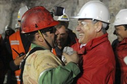 В Чили начали спасать шахтеров