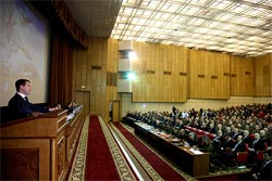 Медведев занял жесткую позицию Медведев занял жесткую позицию