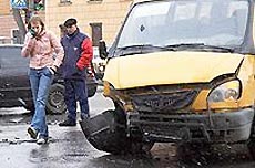Маршрутка сбила мать с ребенком Маршрутка сбила мать с ребенком