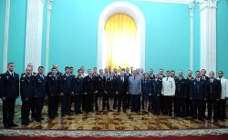 Владимир Путин: сильная армия - это залог суверенитета России Владимир Путин: сильная армия - это залог суверенитета России