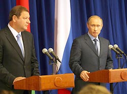 Путин объявит белорусам цену на газ