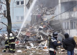 В Волгограде разбирают завалы после взрыва В Волгограде разбирают завалы после взрыва