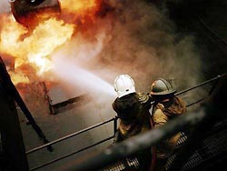 Бомжи сожгли 36 жилых домов Бомжи сожгли 36 жилых домов