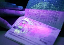 Загранпаспорта стали долговечнее и дороже Загранпаспорта стали долговечнее и дороже